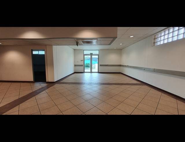 4,616M² WAREHOUSE TO LET IN CLAYVILLE